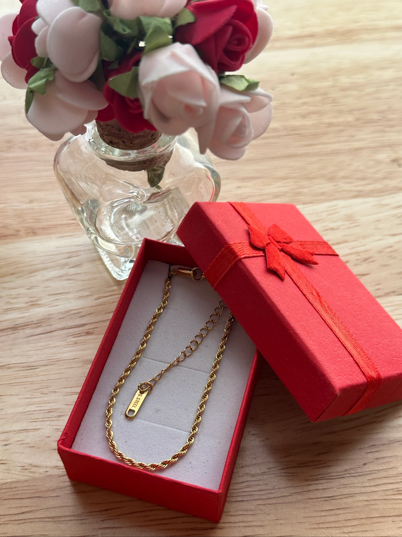 Gold twisted chain necklace made of 304 stainless steel – Brand new – photo 8